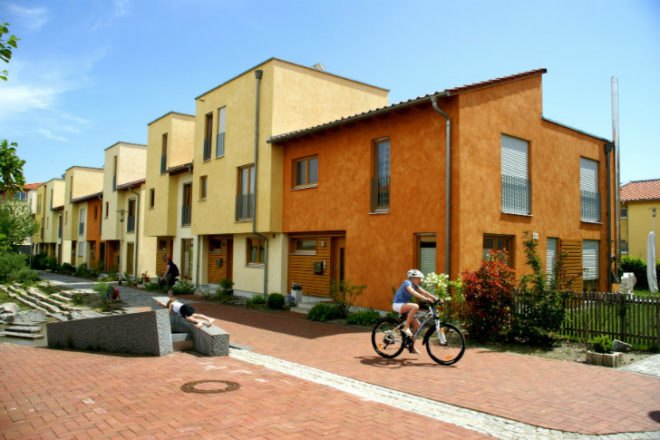 Arkadian Winnenden, Atelier Dreiseitl, stuttgart, green housing, affordable housing, family friendly housing, rainwater harvesting