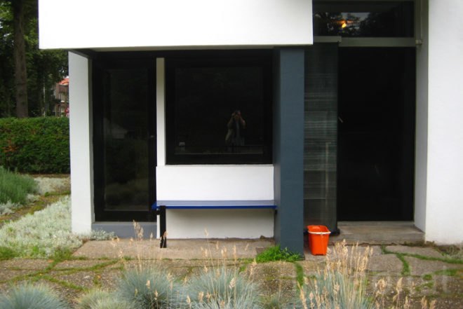 Rietveld Schröderhuis, Utrech, The Netherlands, Ana Lisa Alperovich, Piet Mondrian, Mrs. Truus Schröder-Schräder, Gerrit Rietveld, De Stijl's, Piet Mondrian, Red and Blue Chair, Dutch design, minimalistic, museum, UNESCO, opo-up furniture, sliding walls, cork floor, natural light, modern architecture, Architecture, Daylighting, Transforming Furniture
