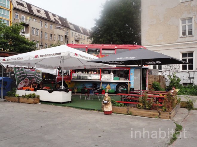 green design, eco design, sustainable design, hektikfood, double-decker bus, Berlin, Friedrichshain, vegan friendly restaurant Berlin, adaptive reuse