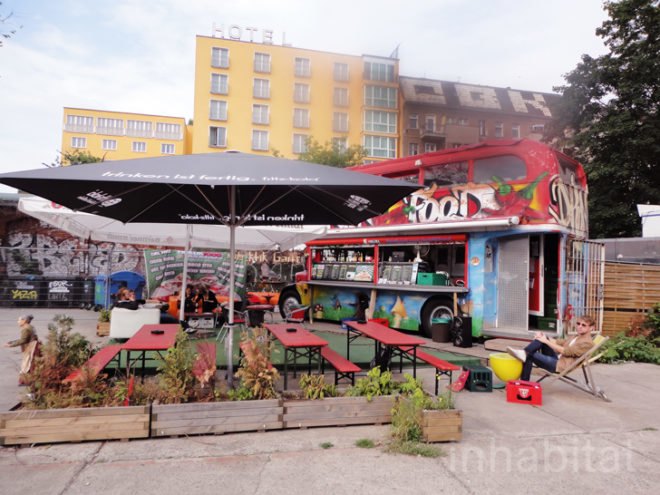green design, eco design, sustainable design, hektikfood, double-decker bus, Berlin, Friedrichshain, vegan friendly restaurant Berlin, adaptive reuse