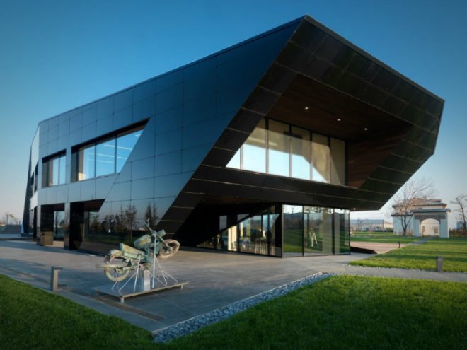 Oficina Vidre Negra, Damilano Studio Architects, eco office, energy efficient office, integrated photovoltaics