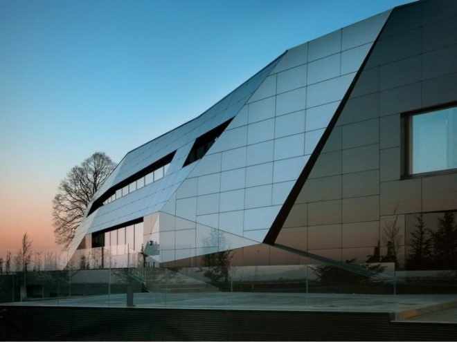 Oficina Vidre Negra, Damilano Studio Architects, eco office, energy efficient office, integrated photovoltaics