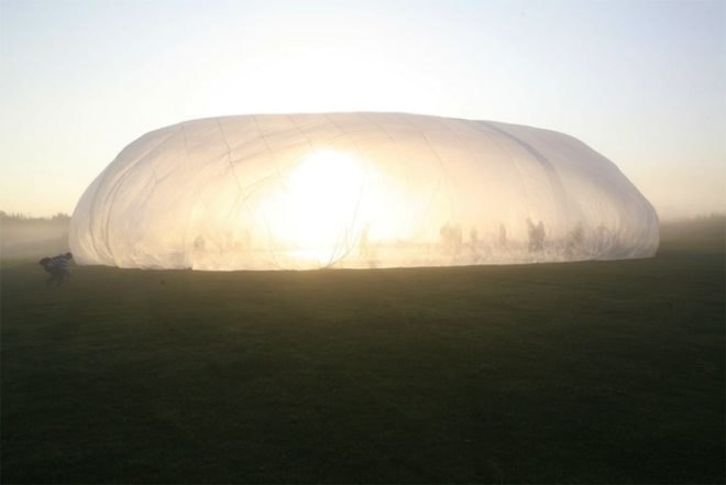 Poetic Cosmos of the Breath, solar dome, Tomas Saraceno, floating cities, utopia, architecture, green design, sustainable design, eco-design, art, temporary design