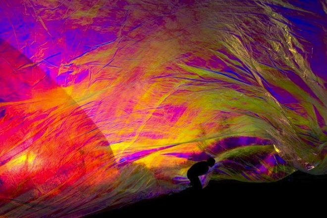 Poetic Cosmos of the Breath, solar dome, Tomas Saraceno, floating cities, utopia, architecture, green design, sustainable design, eco-design, art, temporary design