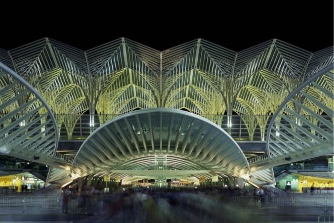 Santiago Calatrava, Oriente Station, Lisbon, Portugal, architecture, train station, transportation, canopy, dayligh