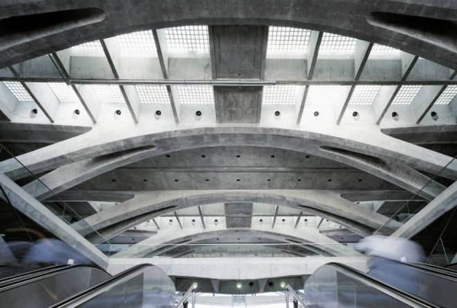 Santiago Calatrava, Oriente Station, Lisbon, Portugal, architecture, train station, transportation, canopy, dayligh