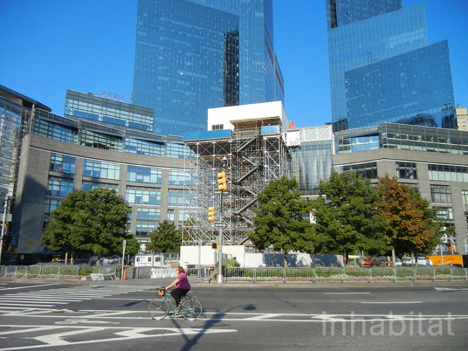 Art, art manhattan, art new york, art nyc, art upper west side, christopher columbus, Columbus Circle, columbus circle art, columbus circle news, discovering columbus, discovering columbus art, living room in columbus circle, Manhattan, modular space, nyc monument, pop-up art, pop-up space, public art fund, statue, tatzu nishi, tatzu nishi discovering columbus, temporary spaces, upper west side