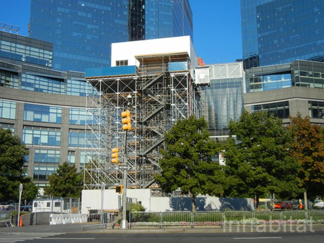 Art, art manhattan, art new york, art nyc, art upper west side, christopher columbus, Columbus Circle, columbus circle art, columbus circle news, discovering columbus, discovering columbus art, living room in columbus circle, Manhattan, modular space, nyc monument, pop-up art, pop-up space, public art fund, statue, tatzu nishi, tatzu nishi discovering columbus, temporary spaces, upper west side