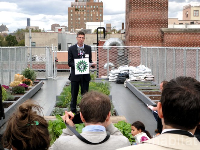 green design, eco design, sustainable design, Fifth Street Farm, rooftop farm NYC, Scott Stringer, Michael Arad, rooftop classroom, East Village roof garden