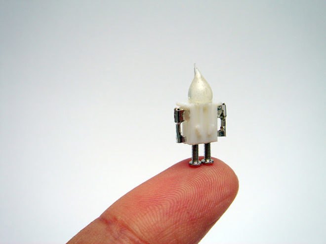 green design, eco design, sustainable design, Anthony Oh, recycled art, recycled sculptures, recycled robots, robot sculptures