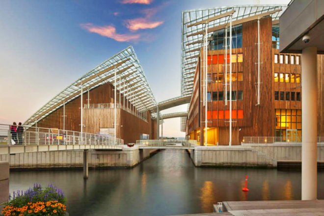 Astrup Fearnley Museet, Renzo Piano, oslo, art museum, tjuvholmen icon complex, natural daylighting,