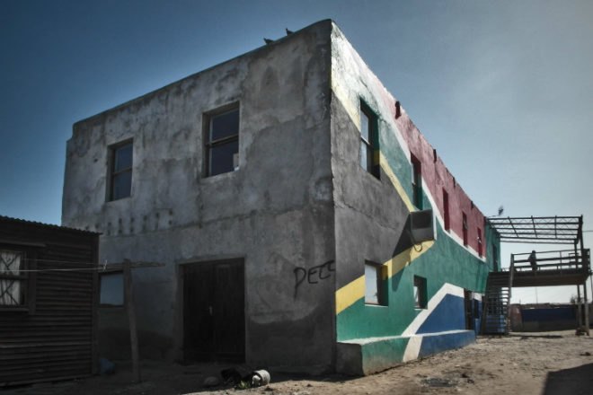 Indlovu Centre, Zvi Belling, Lani Fender, Architects Without Frontiers, South Africa, Community Center, disaster proof design, fire proof, sandbags, ecobeam