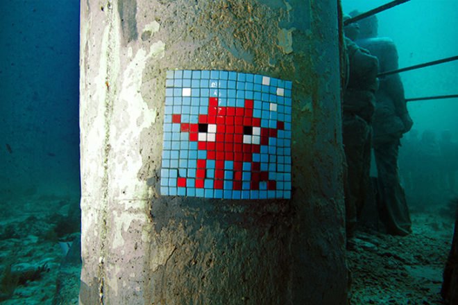 green design, eco design, sustainable design, Jason deCaires Taylor, mosaic graffiti, Invader, Bay of Cancun, underwater sculpture, artificial reef, Space Invaders, street art