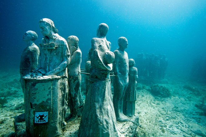 green design, eco design, sustainable design, Jason deCaires Taylor, mosaic graffiti, Invader, Bay of Cancun, underwater sculpture, artificial reef, Space Invaders, street art