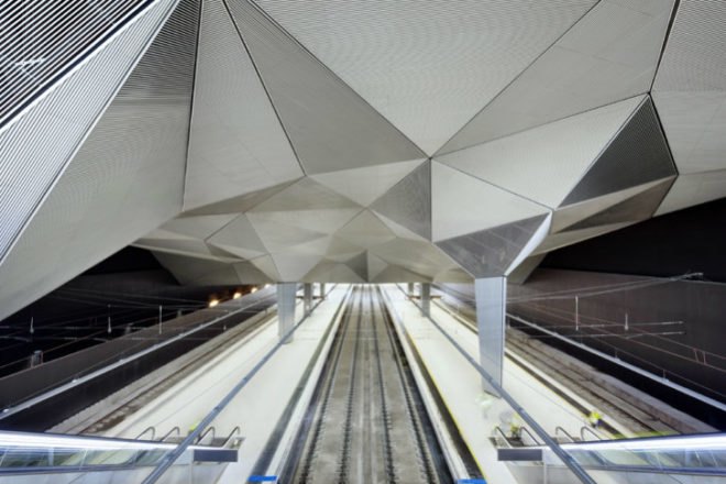Logrono High Speed Station, Abalos Sentkiewicz Arquitectos, high speed rail, high speed train station, train station, rail station, daylighting, green roof, public park