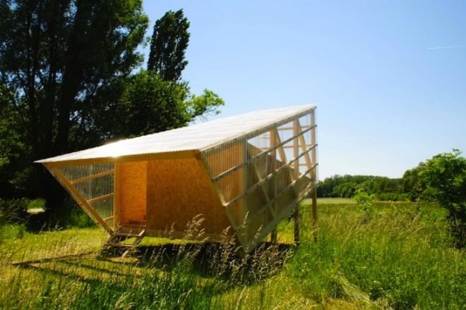 Claude Parent, tiny house, SPRAY, Spray Architecture, The Plongeoir, Oblique House, France, minimalist design, green design, sustainable design, graffitecture