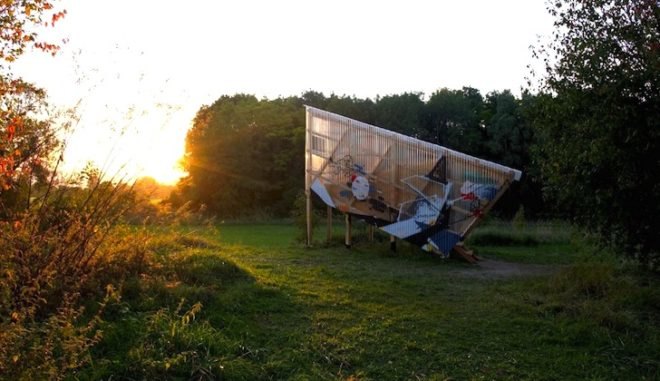 Claude Parent, tiny house, SPRAY, Spray Architecture, The Plongeoir, Oblique House, France, minimalist design, green design, sustainable design, graffitecture