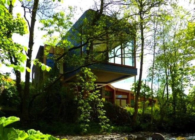 Wales, Longhouse, Featherstone Young, Hovering House, Ty-Hedfan, Brecon Beacons National Park, cantilever, green roof, skylights, green design, sustainable design, eco-design