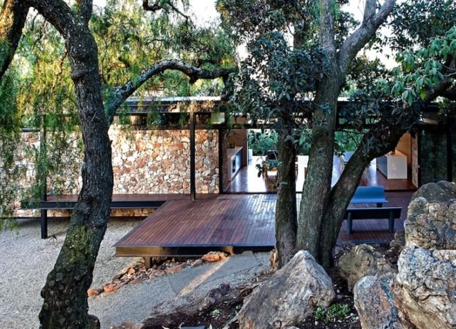 local materials, westcliff pavilion, johannesburg, south africa, prefab construction, floating stone wall, local materials, small footprint, minimize site disturbance, green design, sustainable design, eco-design, GASS, steel