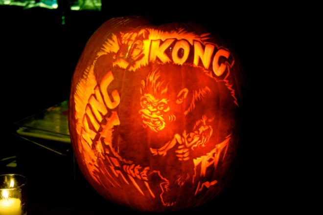 maniac pumpkin carvers, brooklyn, pumpkins, marc evans, chris soria, halloween, nyc, jack o lantern, king kong