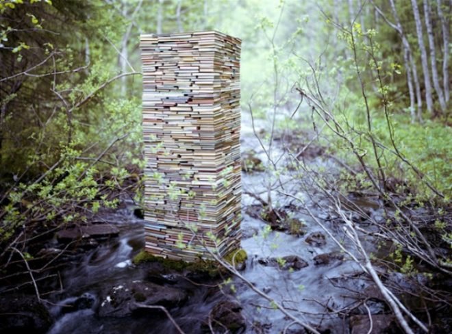Rune Guneriussen, temporary installation, green art, sustainable artwork, nature art, everyday objects, recycled materials, repurposed objects, sustainable design, green design, light installation, land art