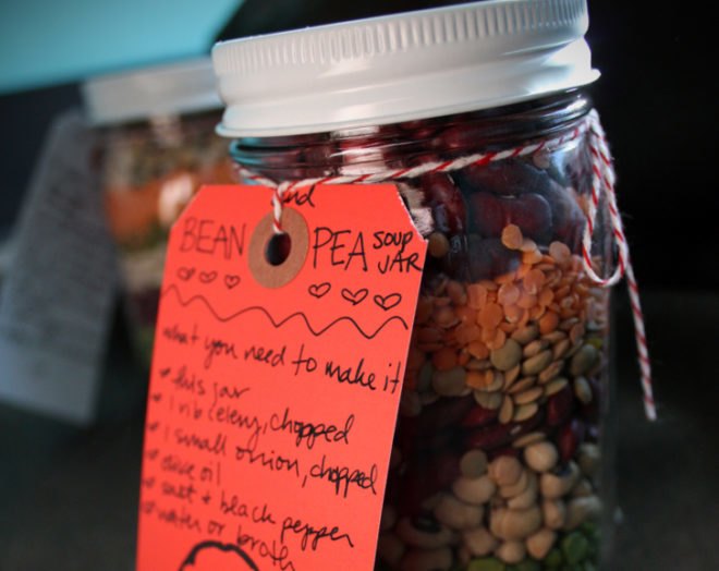 food gifts in jars, dry soup in a jar, dry bean and pea soup, pea soup in a jar