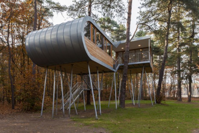Baumraum Architects, Hechtel-Eksel Treehouse, self-sufficient treehouses, eco-friendly retreats, floating houses, German architects, energy efficient conference center