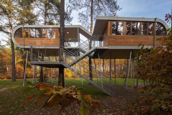 Baumraum Architects, Hechtel-Eksel Treehouse, self-sufficient treehouses, eco-friendly retreats, floating houses, German architects, energy efficient conference center