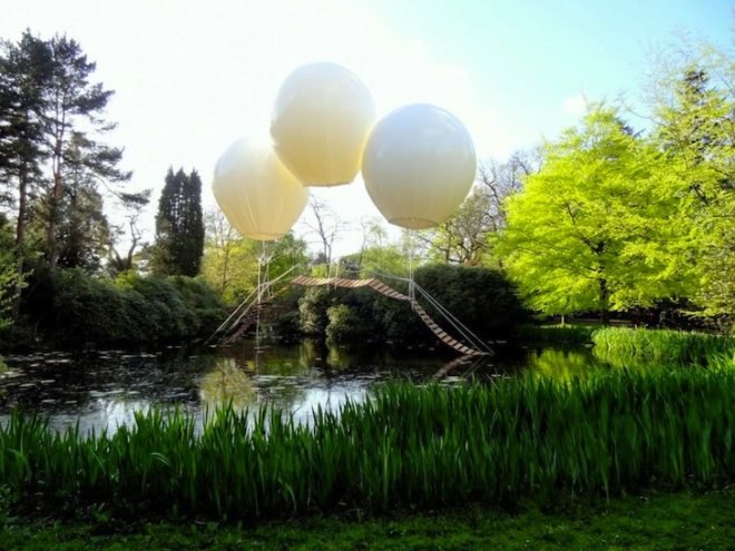 Olivier Grossetête, Pont de Singe, hanging bridge, helium, UK, Tattum Japanese Garden, design, art, public art, Leonardo da Vinci, floating structures, sustainable design, eco-design, futuristic bridge, floating bridge