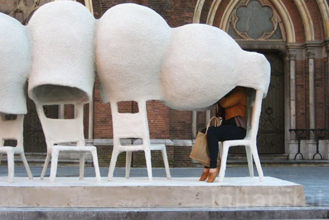 Nacho Carbonell, Communication Line, Dutch Design Week, chicken wire, public art, sofa, social, Eindhoven, recycled paper, Ana Lisa Alperovich