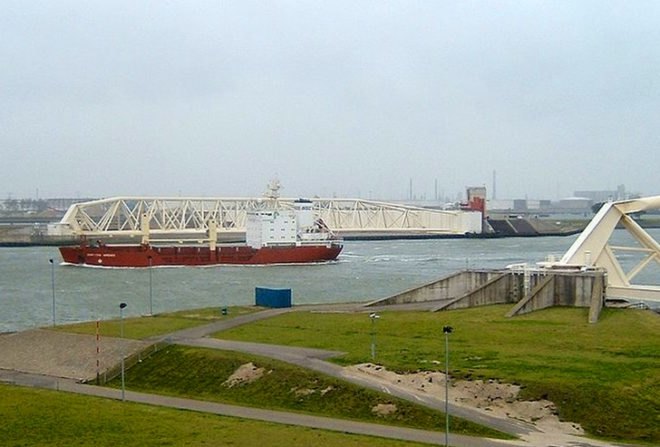 new new amsterdam, floodgates, Maeslantkering, Rotterdam Flood Gates, Netherland Flood Gates, Holland Flood barriers, building sized floodgates, new york flooding, New York City, NYC, Manhattan, Bloomberg, urban planning, storm surges, Hurricane Sandy, Dutch, Amsterdam, flood gates