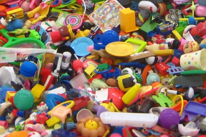 Hiroshi Fuji, Art, Recycled Materials, 3331 Arts Chiyoda, recycled toys, Mickey Mouse, Doraemon, japanese art, big scale installation