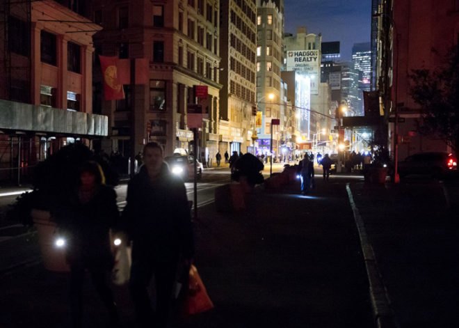 iwan baan, iwan baan nyc photo, sopo nopo photo, sopo nopo, sopo nopo new york magazine, new york magazine hurricane sandy pic, new york magazine power outage pic, new york magazine dark nyc pic, dark nyc pic, half dark nyc pic, half dark ny photo, hurricane sandy, hurricane sandy nyc