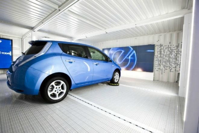 WhiteCrates, Nissan LEAF, mobile exhibitions, upcycled shipping containers, renovated containers, sustainable design, zero emissions, green architecture