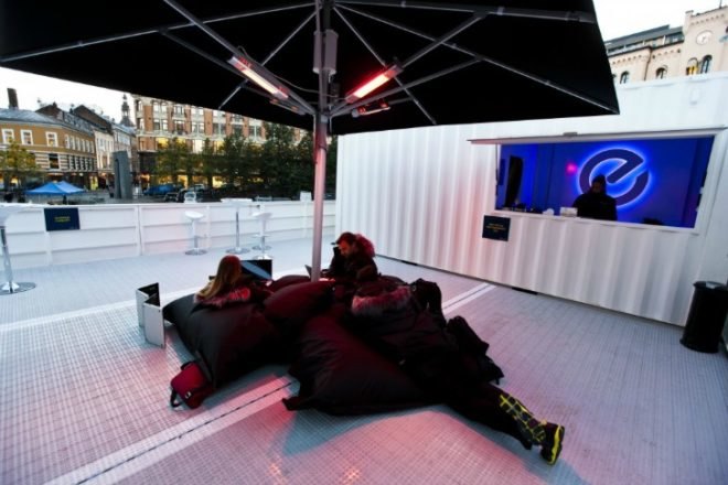 WhiteCrates, Nissan LEAF, mobile exhibitions, upcycled shipping containers, renovated containers, sustainable design, zero emissions, green architecture