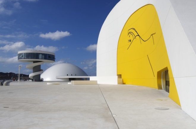 Oscar Niemeyer, Modernism, Le Corbusier, Brasilia, Rio de Janeiro, Sugarloaf Mountain, Maine, Aviles, Niteroi Contemporary Art Museum, National Congress of Brazile, Belo Horizonte, centenarian, design, UN headquarters, New York