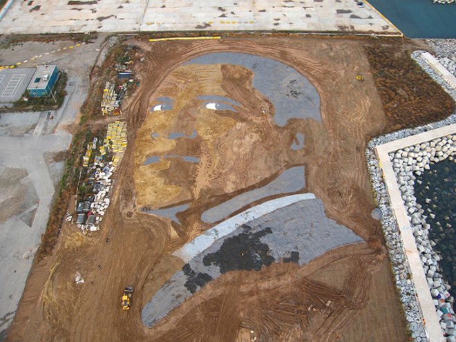 green design, eco design, sustainable design, Earth Art, Jorge Rodriguez-Gerada, Enric Miralles, President Obama, Obama portrait, obama mandala, giant obama portrait Barcelona, earth mandala, 350.org