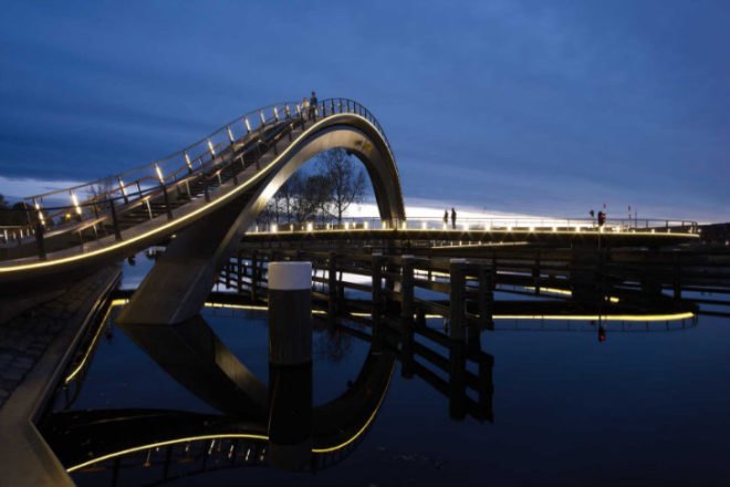 Melkwegbridge, NEXT Architects, the netherlands, pedestrian bridge, pedestrian friendly, purmerend,