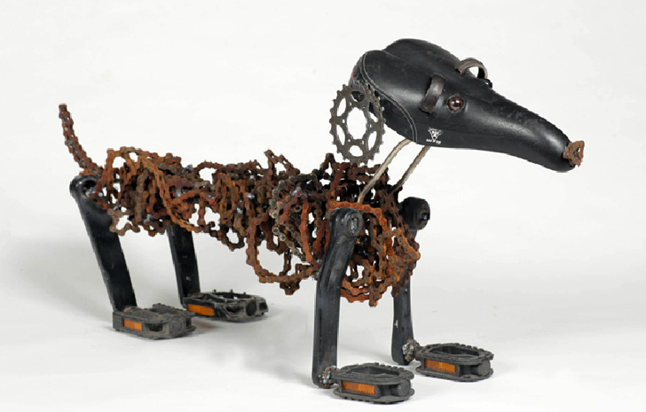 green design, eco design, sustainable design, Nirit Levav, recycled bicycle chains, bicycle chain sculpture, bicycle chain dogs, Israeli Artist, eco art, upcycled art, bicycle art
