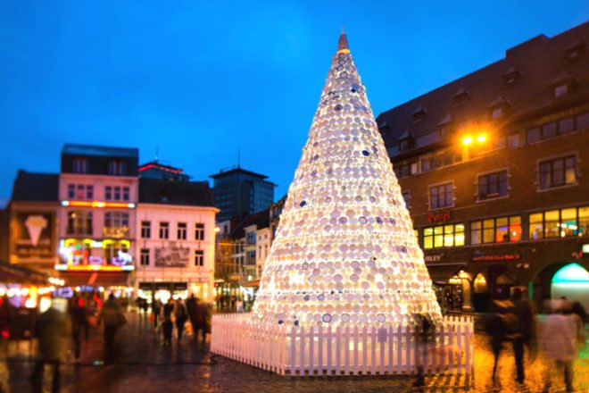 Porcelain Christmas Tree, MOOZ, hassalt, belgium, taste tree, upcycled christmas tree, green christmas tree