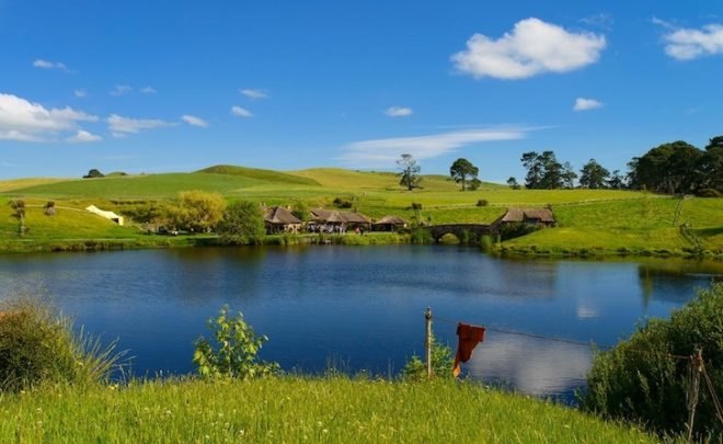 Green Dragon Pub, hobbit houses, hobbits, Lord of the Rings, Peter Jackson, New Zealand, North Island, trilogy, Hobbiton, sustainable design, timber furnishings, thatched roof