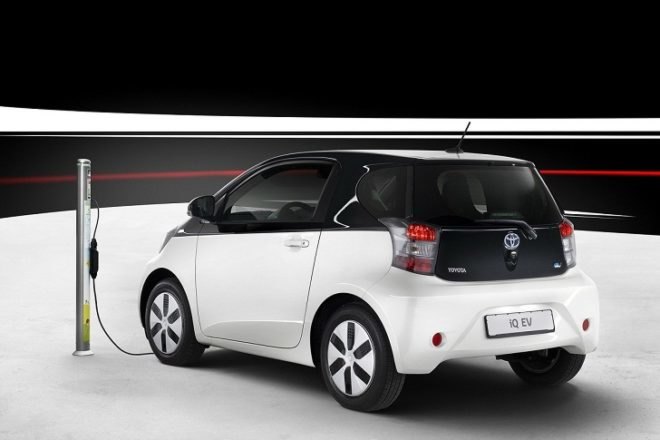 Toyota, Toyota Prius, Toyota iQ, Toyota RAV4 EV, Toyota electric vehicle, magnesium-ion battery, lithium-ion battery, electric car, green car, green transportation, automotive