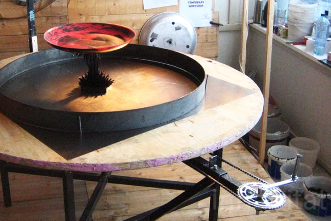 Jolan Van Der Wiel, Dutch Design Week, centrifugal force, gravity, tray, recycled bike, Psychedelic, dutch design, Art, DIY, Green Products, energy efficiency