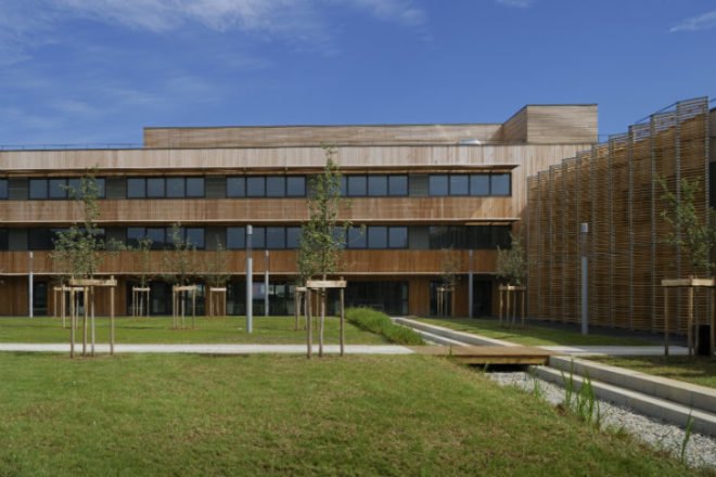 Veolia Environnement Centre-Est, Arte Charpentier Architectes, sustainable campus, training centre, green building, veolia environnement