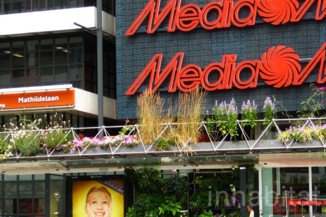 WVTTK Architects, green bus stop, mathilda, Eindhoven, Ana Lisa Alperovich, plants, green public space, competition, dutch design week, architecture, green design, dutch design week,