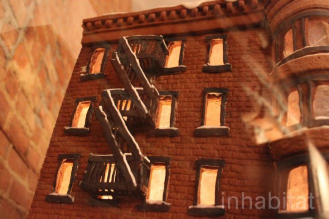 gingerbread brooklyn brownstone, gingerbread brownstone, gingerbread homes, gingerbread house, green design, renee baumann, brooklyn brownstone gingerbread house, brownstone gingerbread house, diy gingerbread brownstone, diy gingerbread houses, gingerbread brooklyn brownstone, gingerbread brownstone