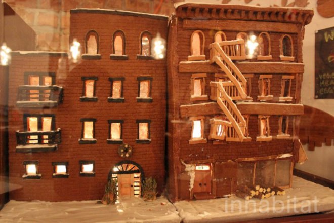gingerbread brooklyn brownstone, gingerbread brownstone, gingerbread homes, gingerbread house, green design, renee baumann, brooklyn brownstone gingerbread house, brownstone gingerbread house, diy gingerbread brownstone, diy gingerbread houses, gingerbread brooklyn brownstone, gingerbread brownstone
