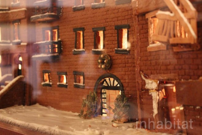 gingerbread brooklyn brownstone, gingerbread brownstone, gingerbread homes, gingerbread house, green design, renee baumann, brooklyn brownstone gingerbread house, brownstone gingerbread house, diy gingerbread brownstone, diy gingerbread houses, gingerbread brooklyn brownstone, gingerbread brownstone