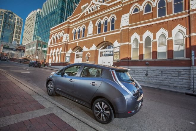 Nissan, Nissan Leaf, Nissan electric vehicle, electric vehicle, green transportation, green car, 2013 Detroit Auto Show, DC fast charger, lithium-ion battery