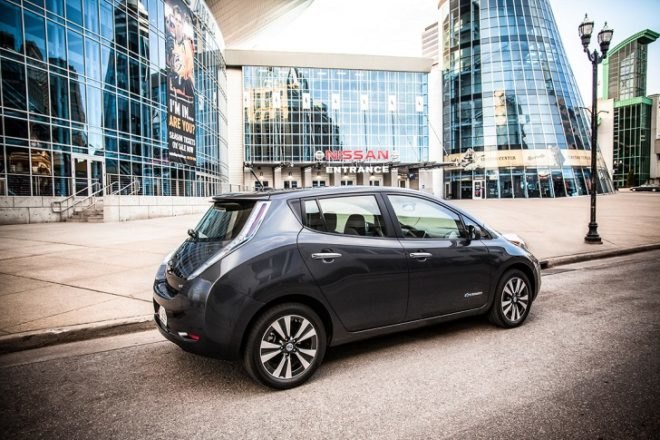 Nissan, Nissan Leaf, Nissan electric vehicle, electric vehicle, green transportation, green car, 2013 Detroit Auto Show, DC fast charger, lithium-ion battery